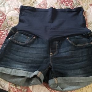 Maternity shorts